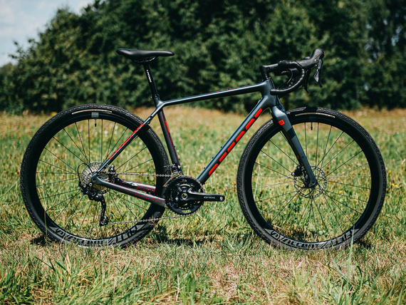 Rower gravel ACCENT FREAK CARBON GRX szaro-czerwony