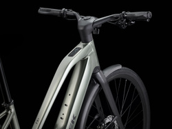 Rower Trek FX+ 7 o średnim przekroku